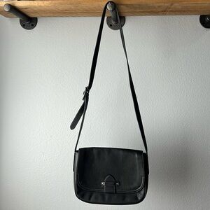 Frye Crossbody with magnet flap over closure. Black leather. 🖤